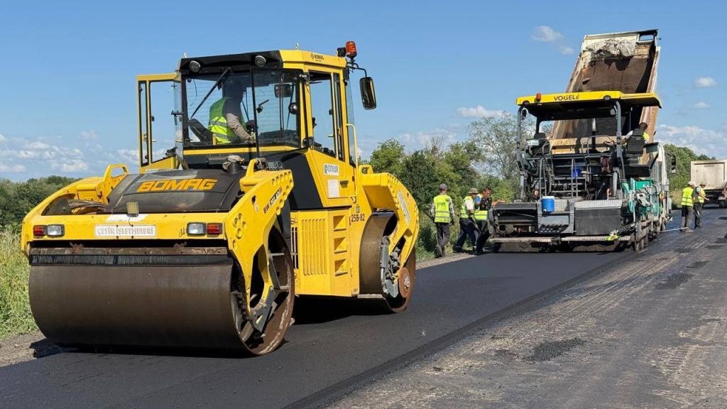На Полтавщині від початку року відновили понад 870 тисяч квадратних метрів автошляхів