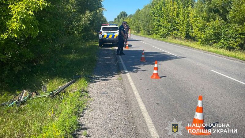 Смертельна аварія на трасі Миргород – Лубни: вантажівка MAN збила велосипедиста