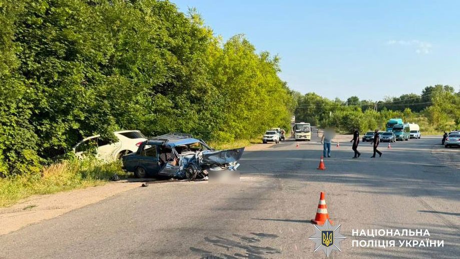 Смертельна аварія на Лубенщині: внаслідок зіткнення Mercedes та ВАЗ загинув чоловік