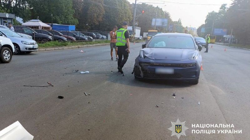  У Полтаві на вулиці Європейській зіткнулися Volkswagen та Zeekr