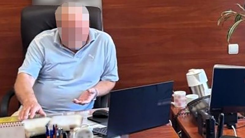 Підозрюють у зборі «відкатів» із премій підлеглих: у Полтаві повідомили про підозру керівнику комунальної лікарні та його спільницям