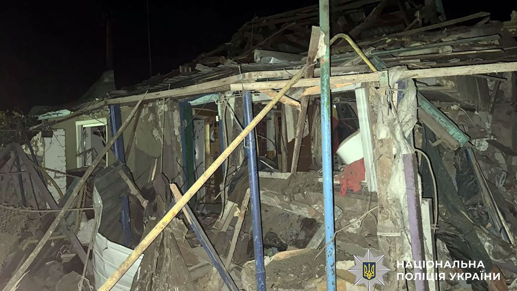 Унаслідок ворожого обстрілу у Миргородському районі пошкоджено житлові будинки та підприємство, постраждала жінка