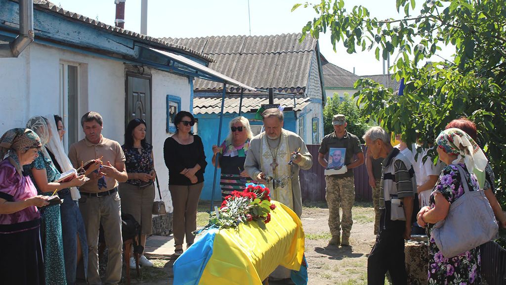 У Решетилівці провели в останню путь 39-річного сапера Вадима Колісника