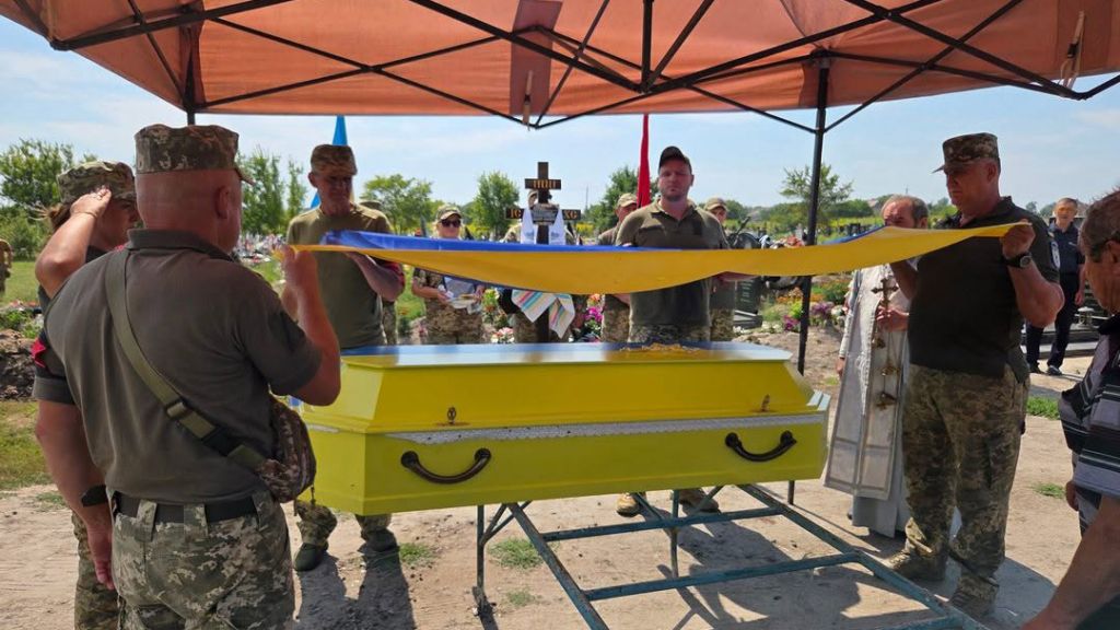 У Миргороді попрощалися із 52-річним воїном та командиром відділення Анатолієм Шекою