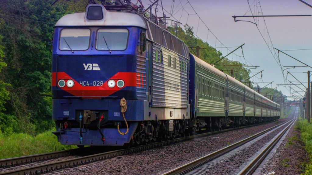 Через безпекову ситуацію на Полтавщині із затримкою курсує низка приміських поїздів