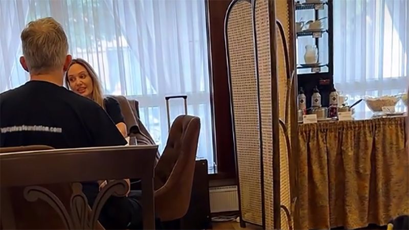Анджеліну Джолі помітили в одному із закладів Полтави