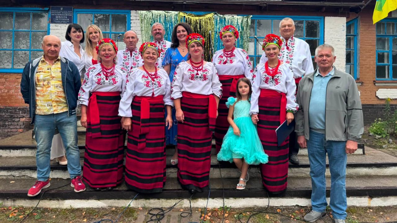 У Куст-кущах співали пісень та збирали кошти для військових
