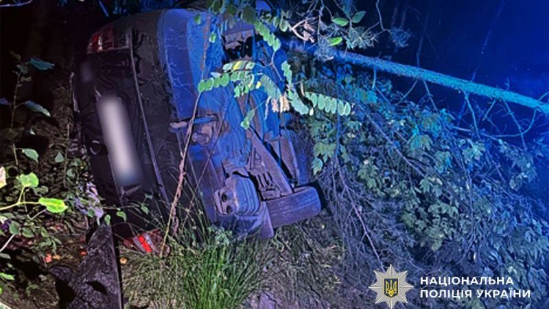 На Полтавщині п’яний водій на Skoda врізався у дерево