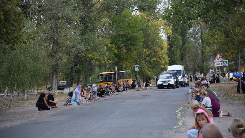 Новосанжарщина попрощалася із загиблим Захисником Максимом Бурдою