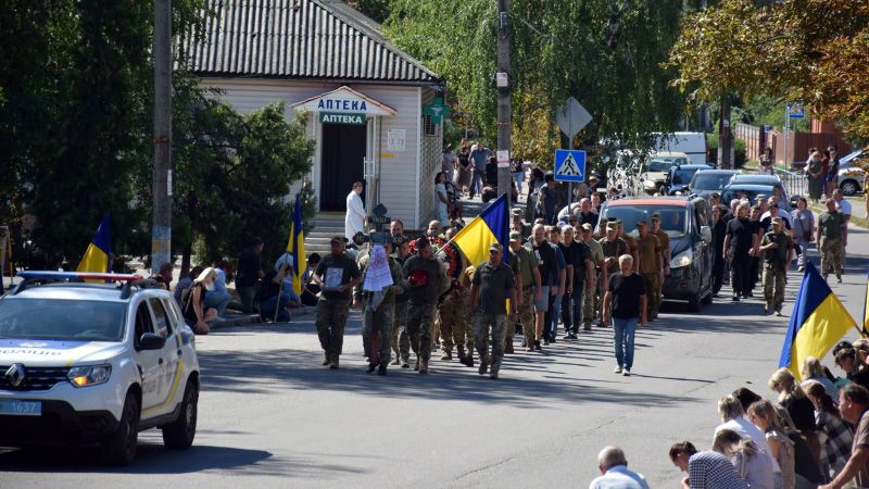 У Нових Санжарах попрощалися з командиром інженерно-саперного відділення Миколою Дашівським