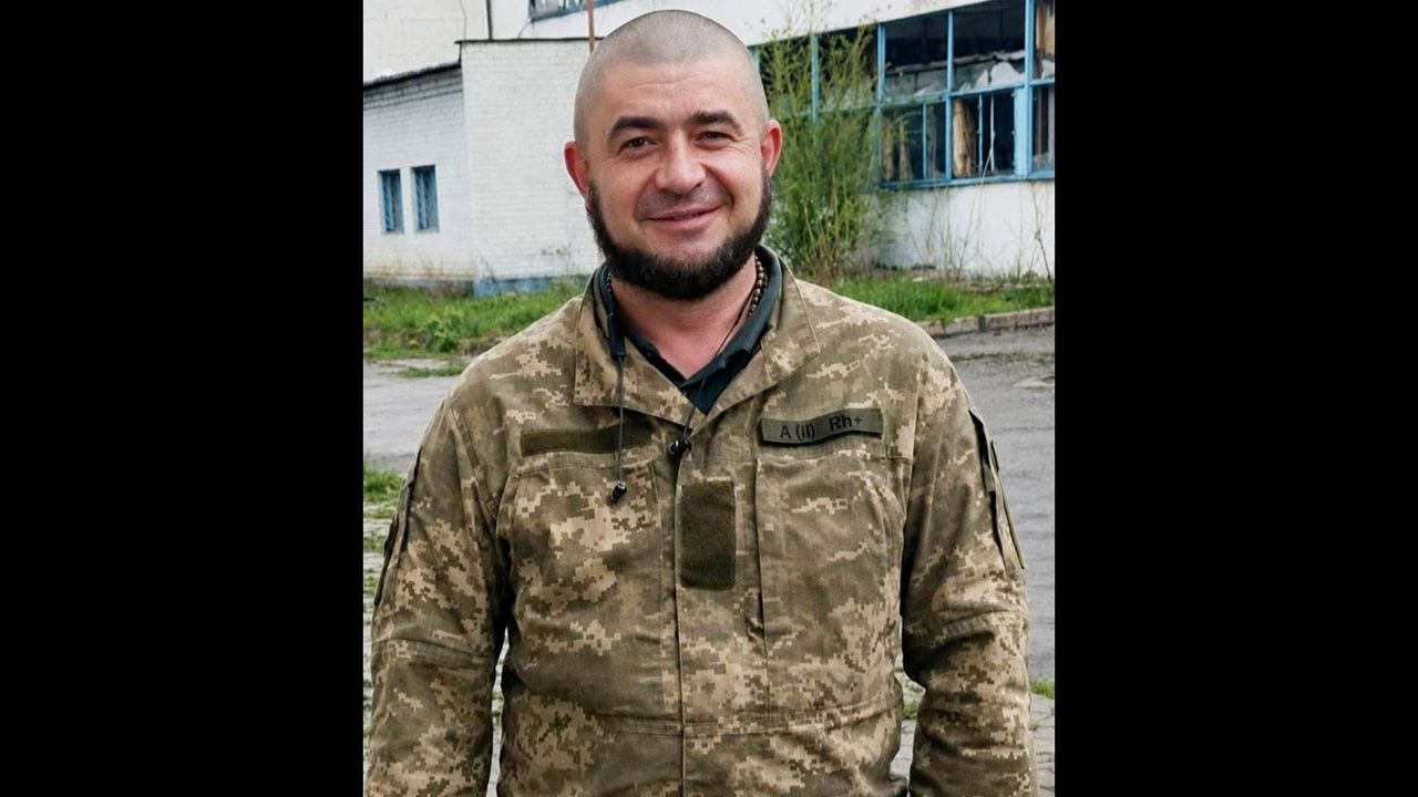 Понад два роки вважався зниклим безвісти: до Козельщинської громади «на щиті» повертається воїн Володимир Мишко