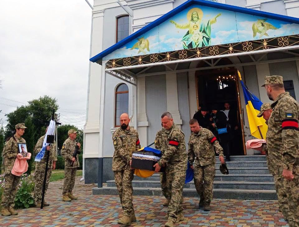 У Котельві попрощалися з полеглим на Донеччині воїном 119-ї ОБр ТрО Олександром Хоменком