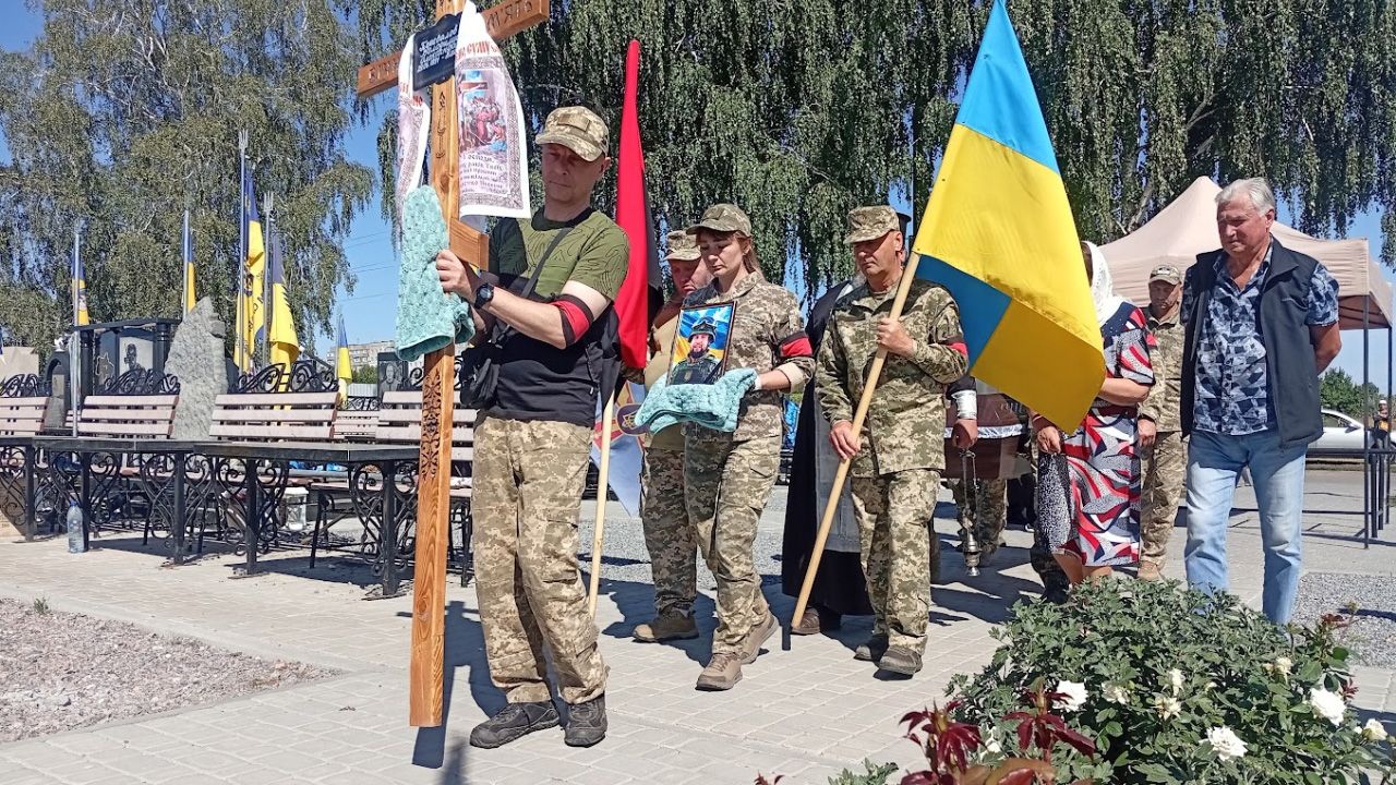 У Миргороді попрощалися із Захисником Володимиром Переваловим