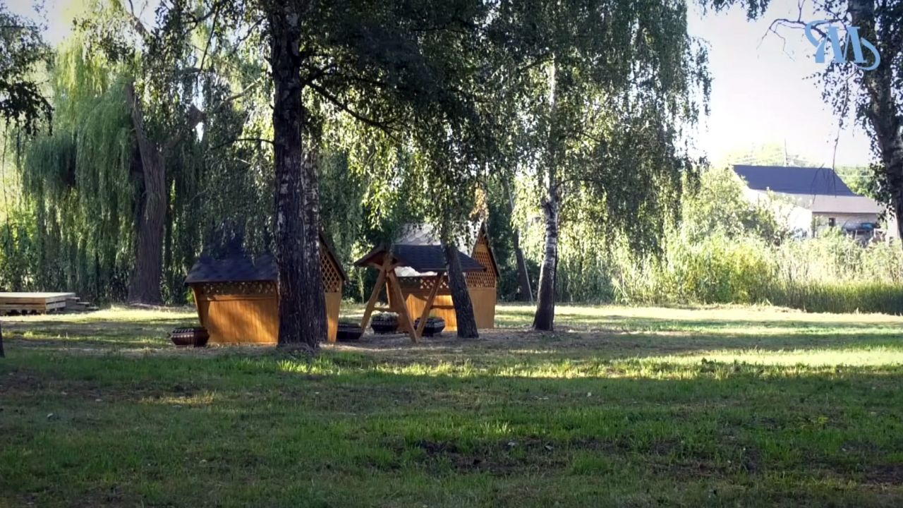 У Миргороді в Сквері Ветеранів облаштовують нову зону відпочинку зі сценою та альтанками