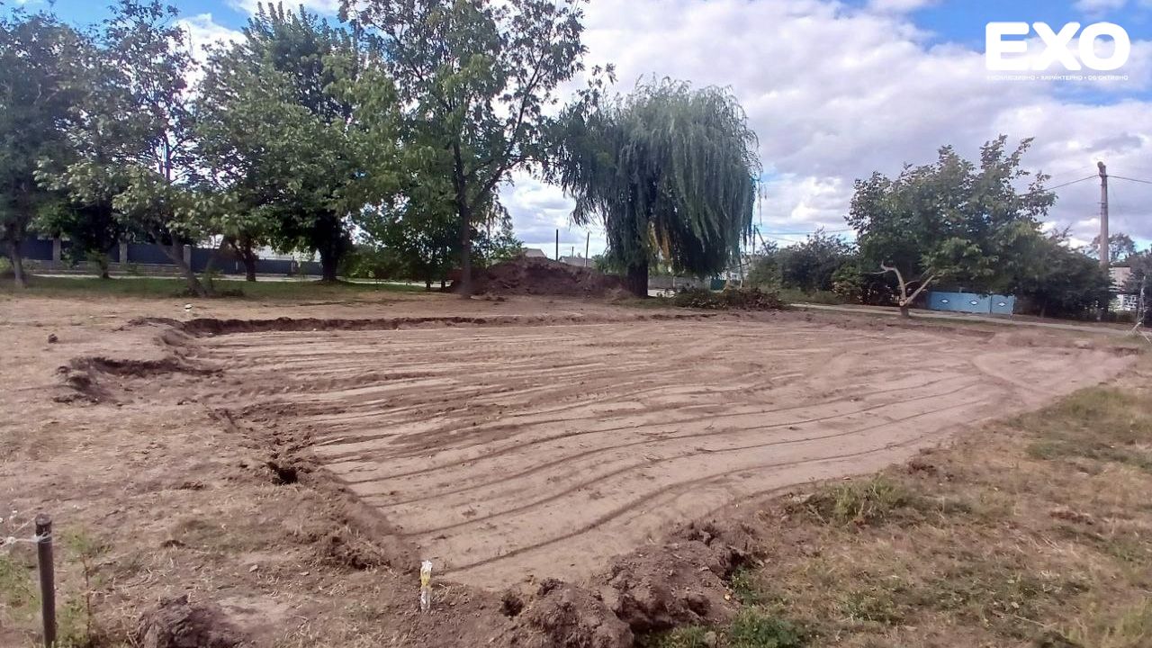 Футбольне поле на Солонцях: буде, але зовсім маленьке