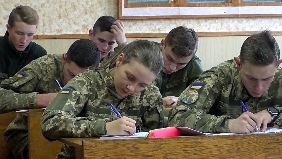 Скільки вступників зарахували до військових вишів