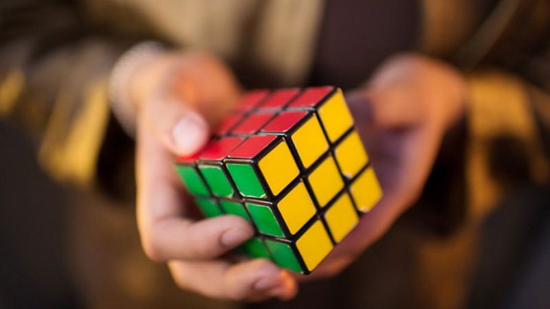 Рекорд у складанні кубика Рубіка встановив полтавець