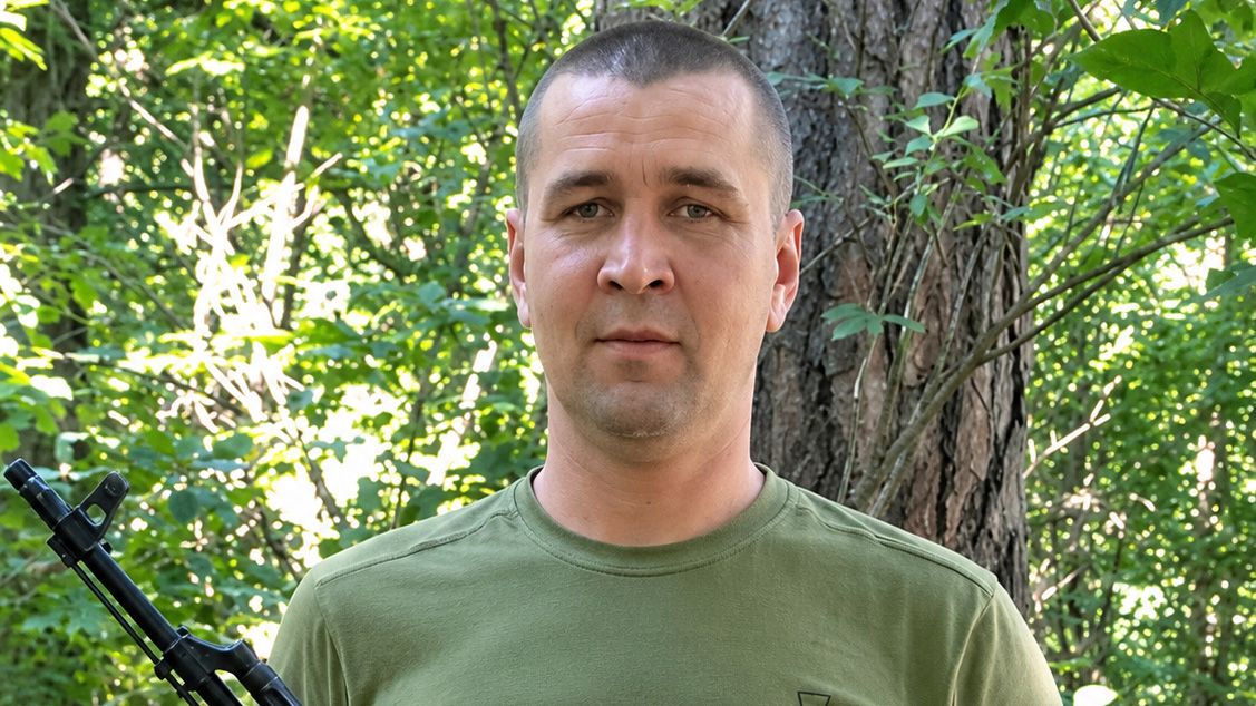 Новосанжарська громада прощається з полеглим захисником Романом Шишацьким