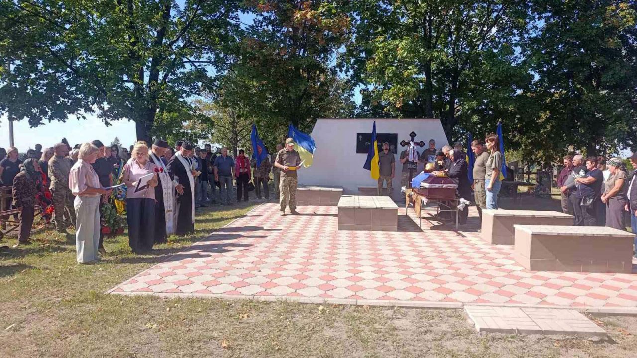 Кобеляцька громада попрощалася із Захисником Романом Ральченком