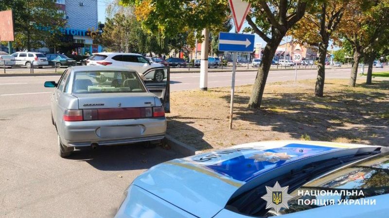  У Горішніх Плавнях автомобіль збив велосипедиста
