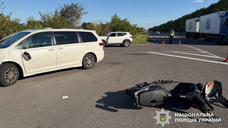 На Полтавщині 15-річна дівчина на електроскутері зіткнулася з Toyota: травмовано її та неповнолітню пасажирку