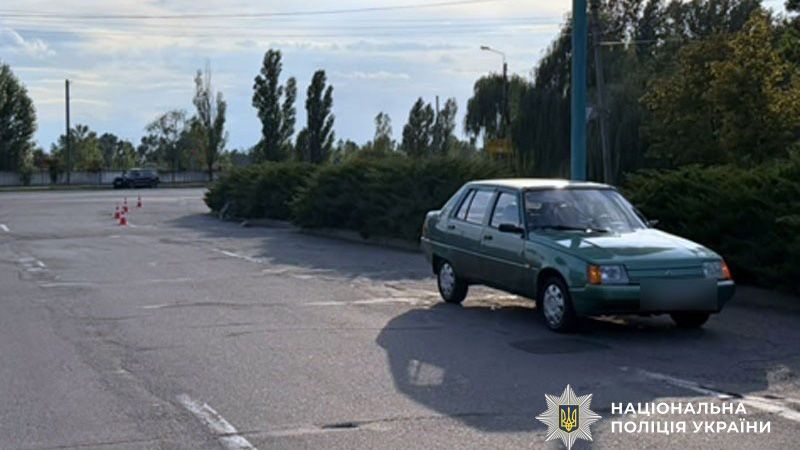 У Кременчуці легковик зіткнувся з велосипедистом: потерпілого госпіталізували