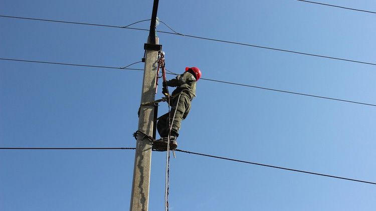 Через негоду на Полтавщині знеструмлено близько 30 тисяч споживачів