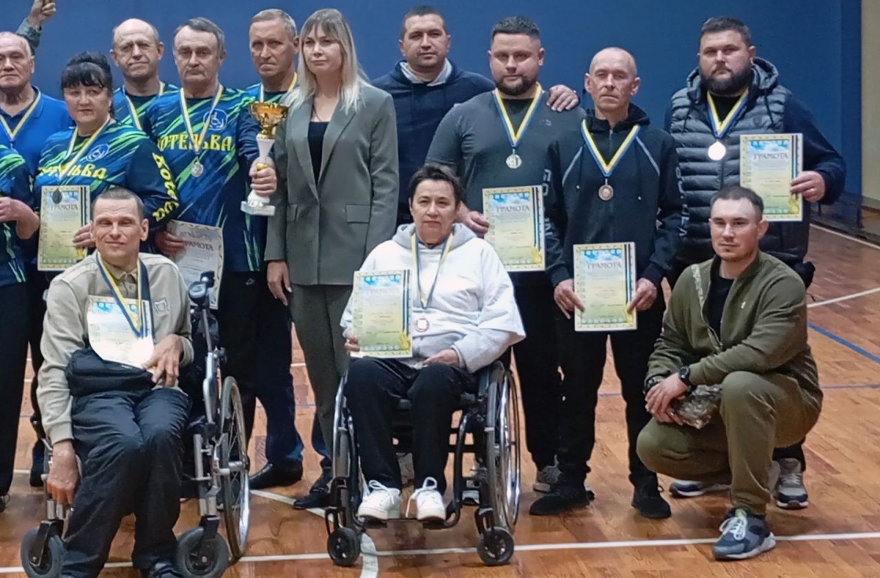 Спортсмени з Новосанжарщини вибороли весь п’єдестал у корнхолі на обласних змаганнях у Полтаві
