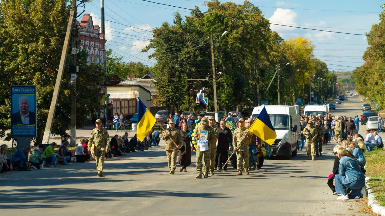 У Кобеляках попрощалися з 30-річним воїном Іваном Голтвянським