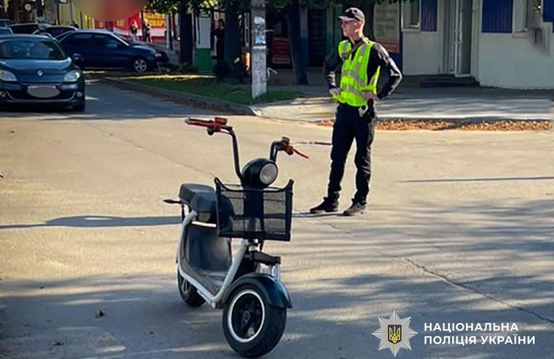 У Гадячі пенсіонер на електробайку збив двох шестирічних дітей