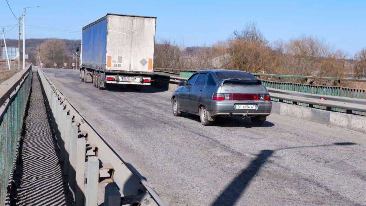 Через Ворону встановлять новий міст
