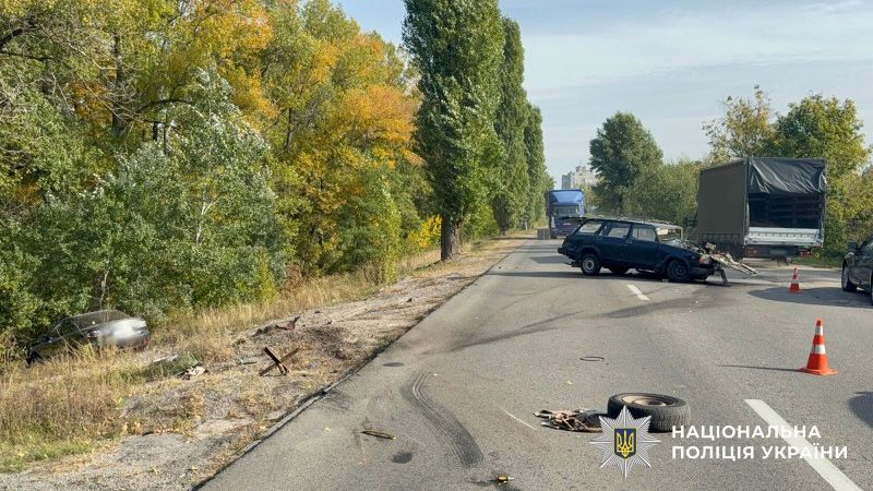 У Кременчуці внаслідок зіткнення ВАЗу та Mazda загинув 77-річний водій