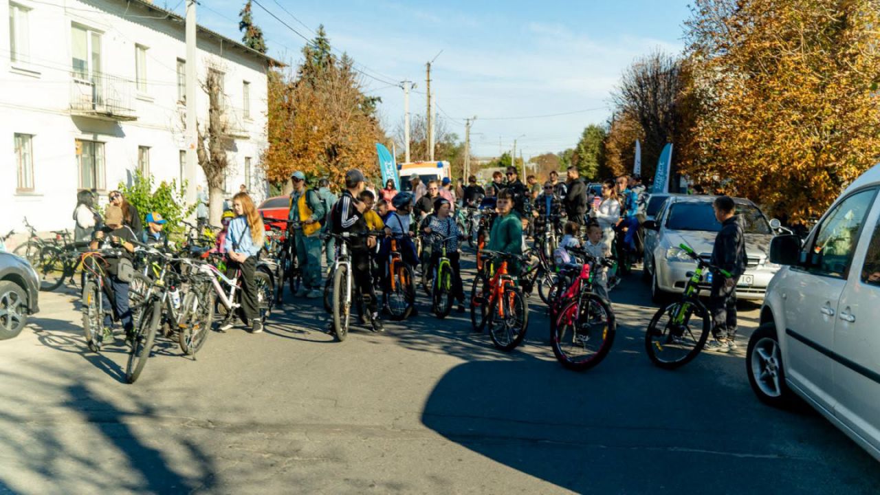У Кобеляках відбувся «Велопробіг Єдності» до Дня захисників і захисниць України
