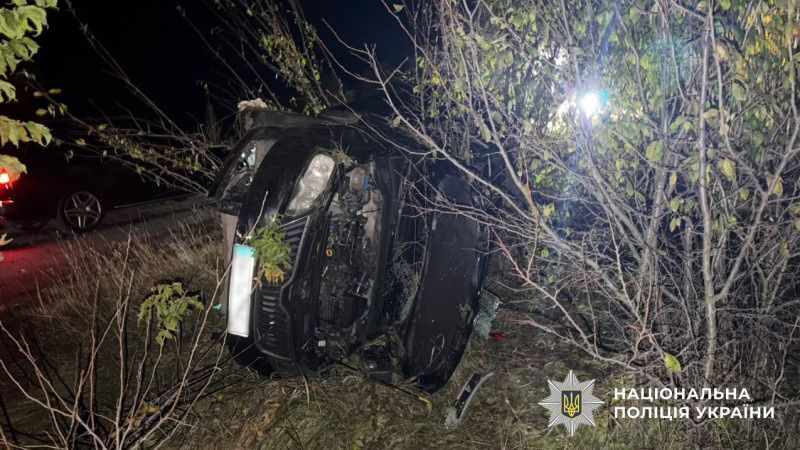 Нічна ДТП на Пирятинщині: нетверезий водій перекинув авто з п’ятьма пасажирами, загинула жінка