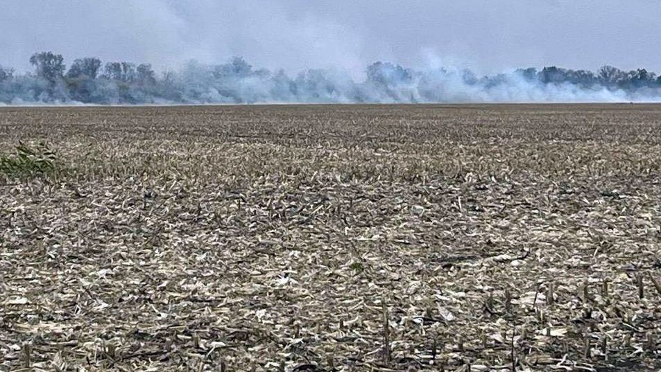 У Лубенському районі через падіння уламків ворожого безпілотника зайнялася суха трава