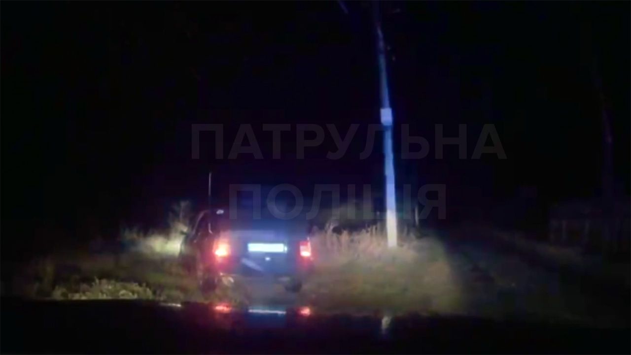 У Верхолах затримали п’яного водія, який їхав у комендантську годину без прав