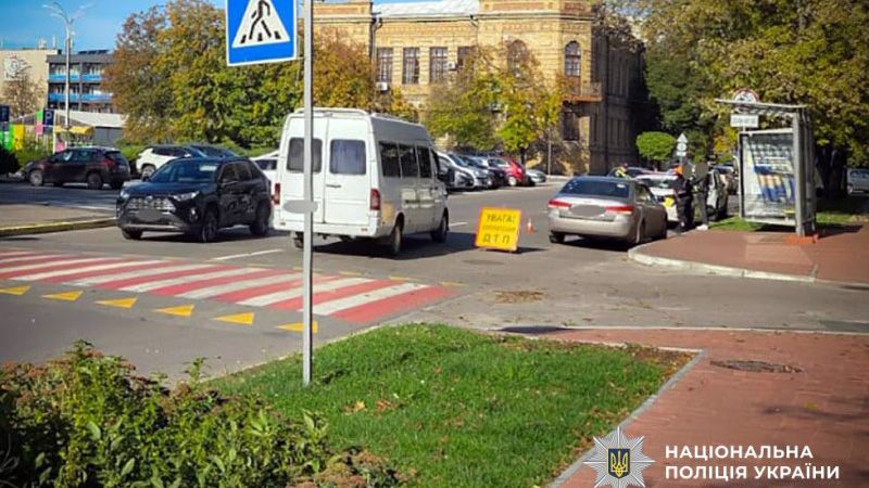 У Кременчуці на вулиці Перемоги легковик збив 51-річну жінку
