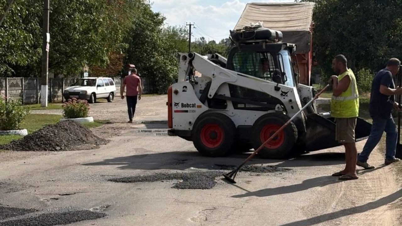 У Козельщинській громаді відновили 700 квадратних метрів дорожнього покриття