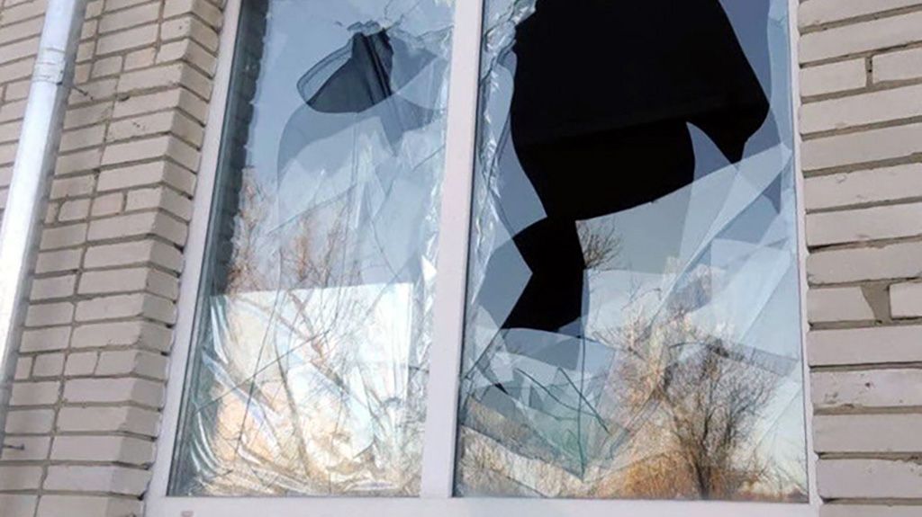 В Омельницькій громаді через падіння уламків БпЛА виникла пожежа в дачному будинку