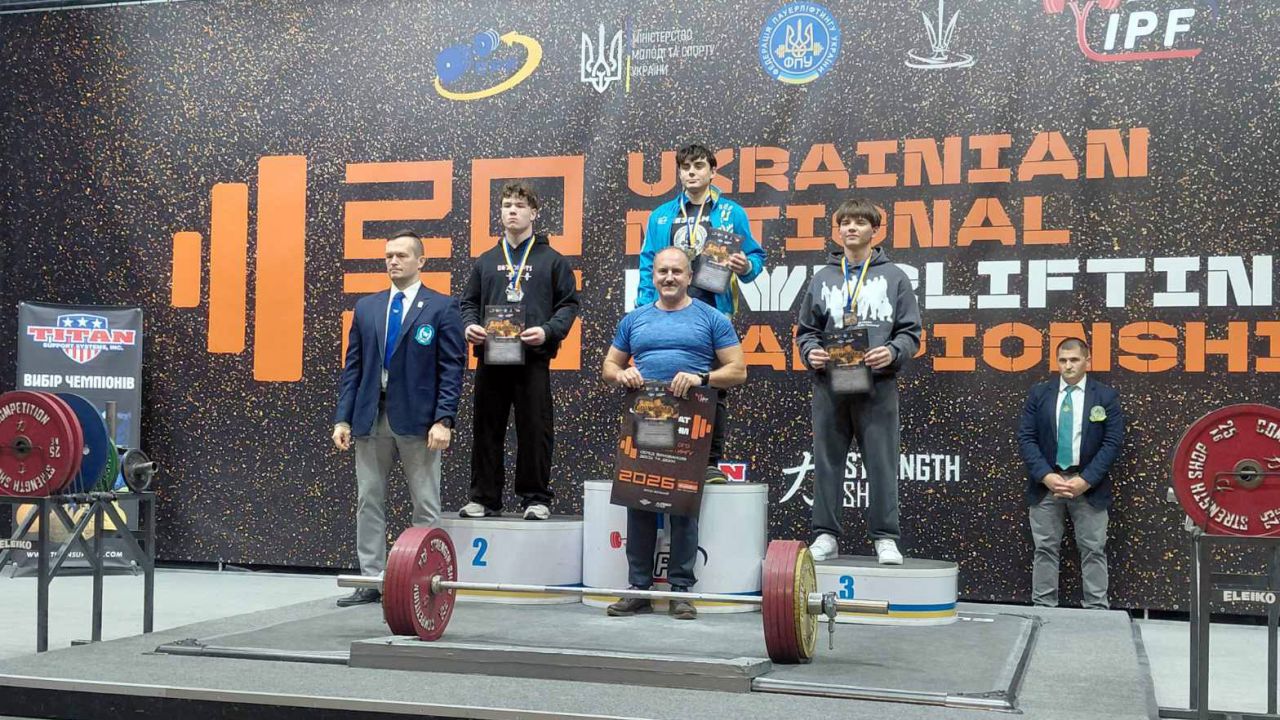 Пауерліфтери з Нових Санжар вибороли «золото» та «бронзу» на чемпіонаті України в Коломиї