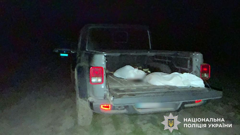 У Великій Рублівці патрульні зупинили позашляховик із тушею вбитої косулі