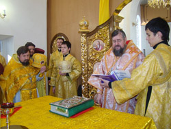 В Нехвороще состоялось освящение Свято-николаевского храма
