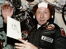 В открытом космосе первым побывал Почетный гражданин Кременчуга