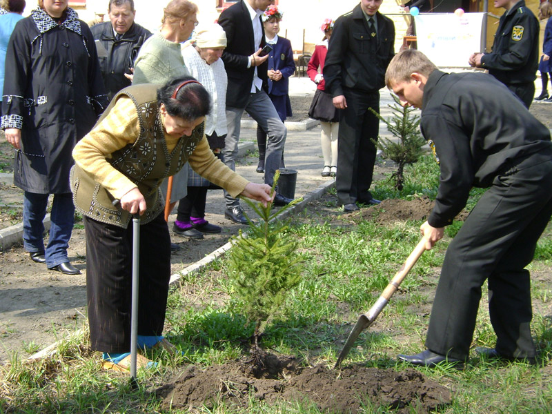 В Лубнах стартувала акція посадки іменних дерев