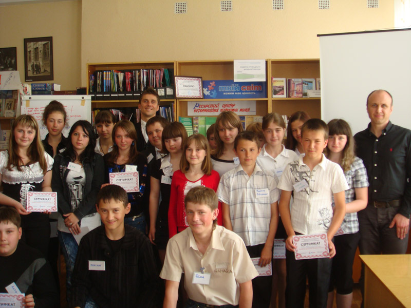 У Лубнах відкрили Ресурсний центр інформаційної підтримки  молоді.  	  